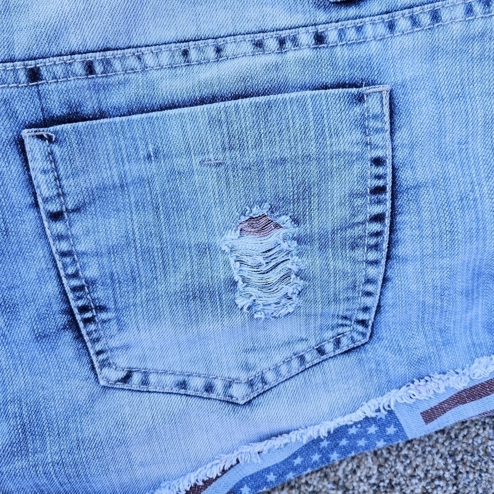 Patriotic Distressed Blue Denim American Flag Shorty Short Shorts Rue 21 Size 14 - Picture 12 of 13